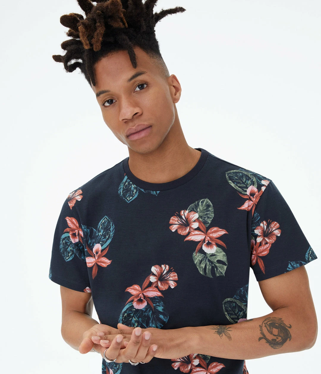 Aeropostale Men's Tropical Flower Graphic Tee - Image 2