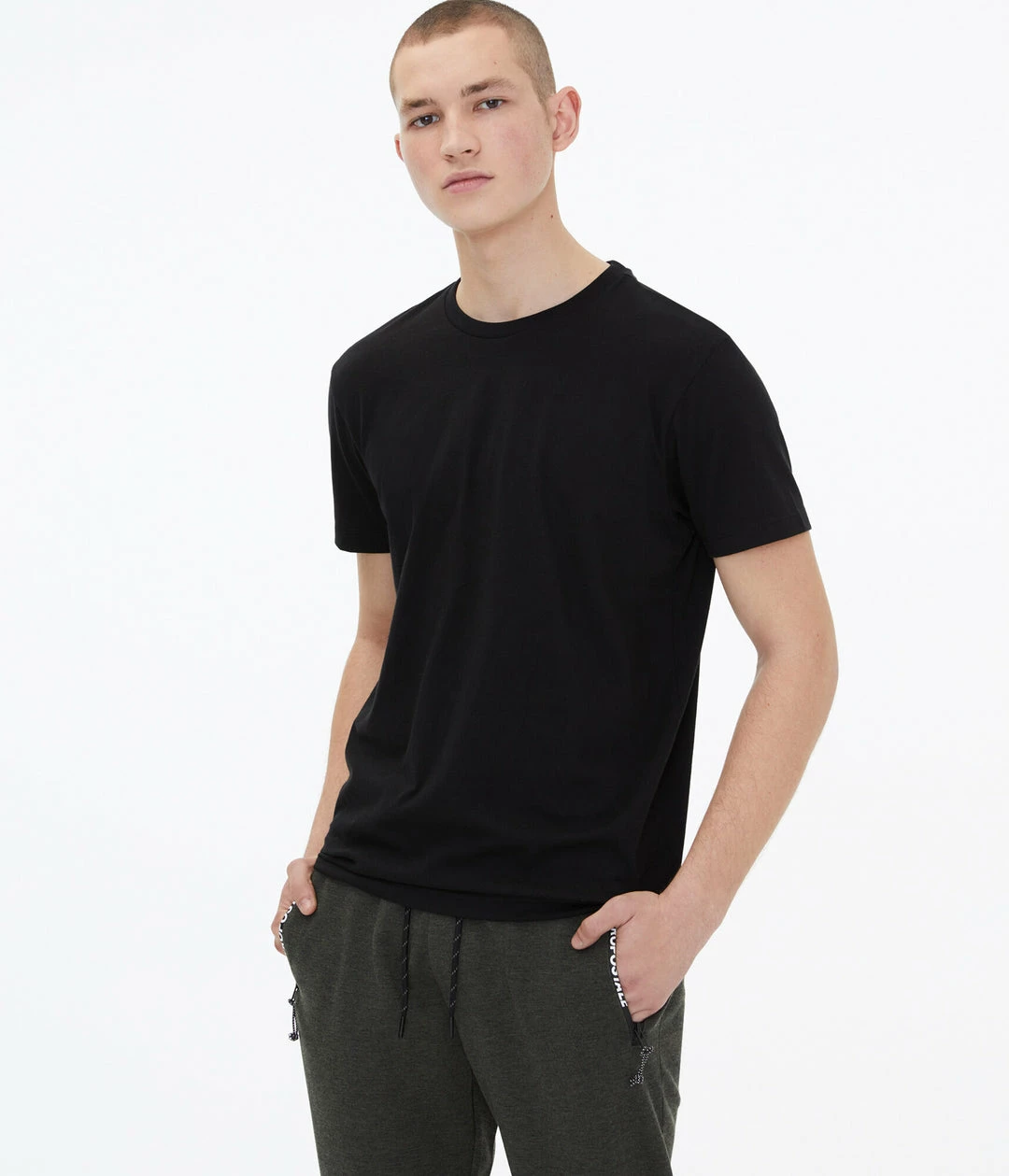 Aeropostale Men's Classic Crew Tee - Image 13