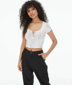 Aeropostale Women's Tie-Dye Cropped Snap Henley Tee