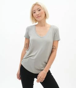Aeropostale Women's Seriously Soft V-Neck Tee